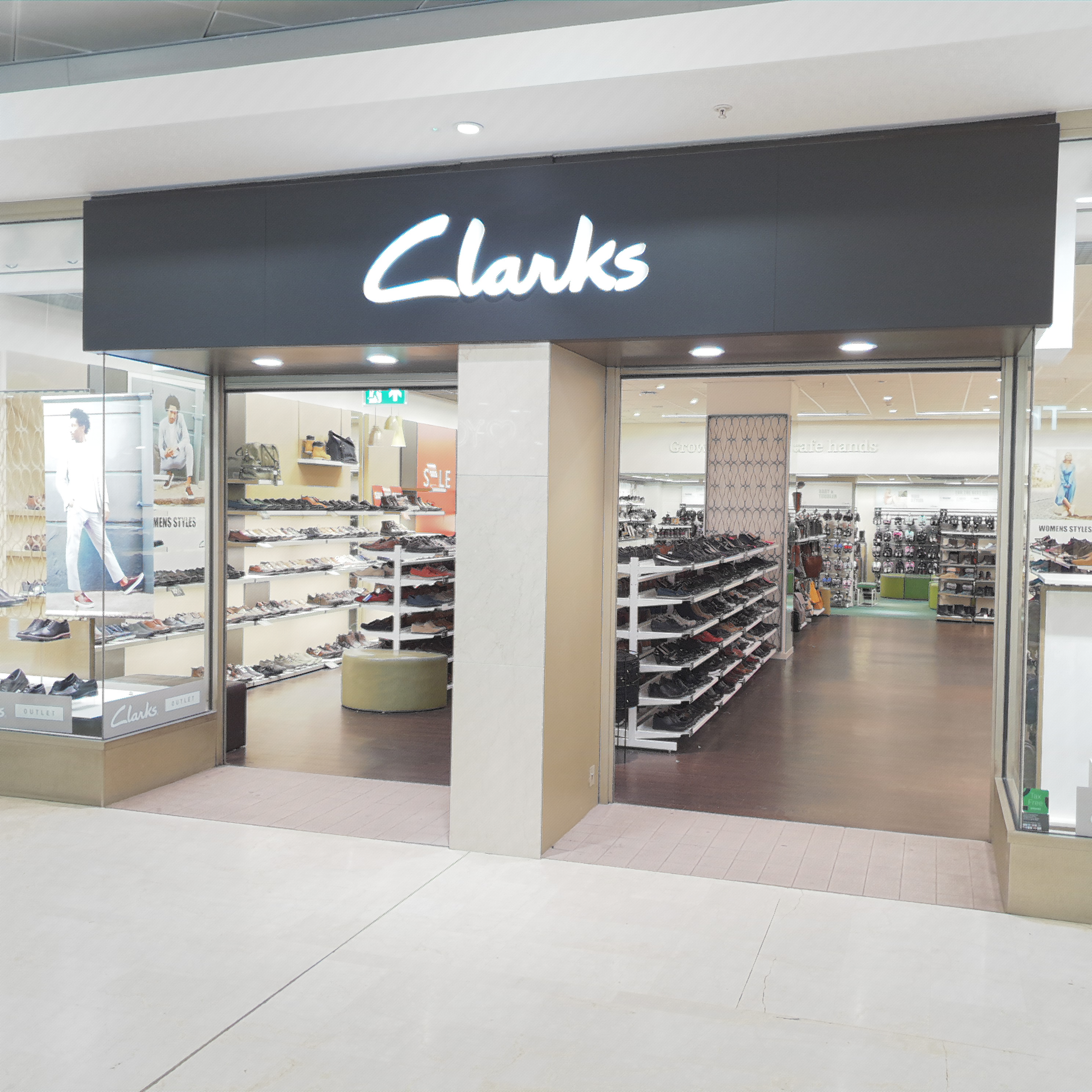 clarks outlet in london